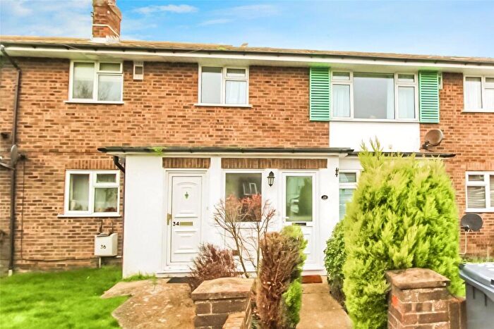 2 Bedroom Flat To Rent In Chesham Close, Goring-By-Sea, Worthing, West Sussex, BN12