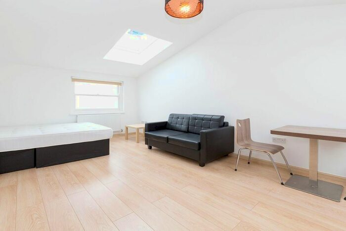 Studio To Rent In Lennox Gardens, Dollis Hill, NW10