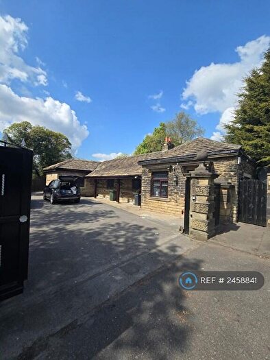 4 Bedroom Detached House To Rent In Apperley Lane, Bradford, BD10