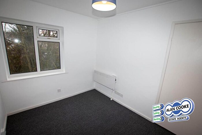 2 Bedroom Flat To Rent In Blackmoor Court, Alwoodley, LS17