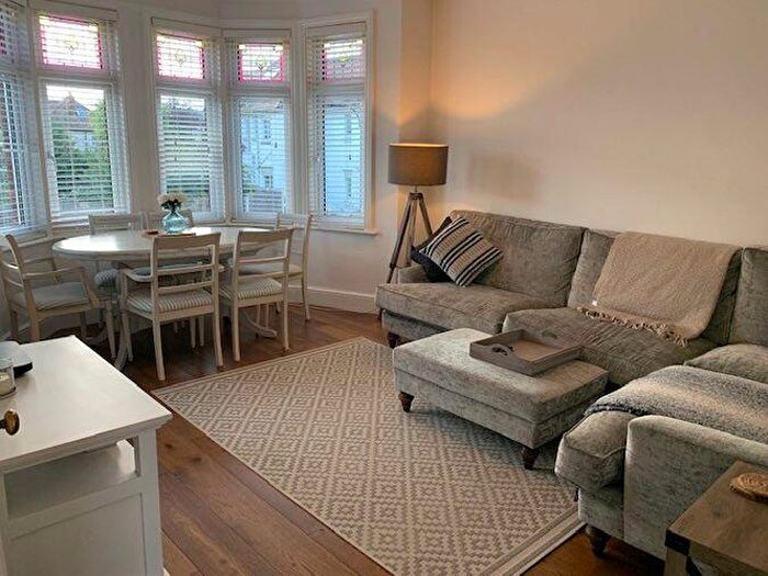 2 Bedroom Flat To Rent In Beach Avenue, Leigh-on-Sea, SS9