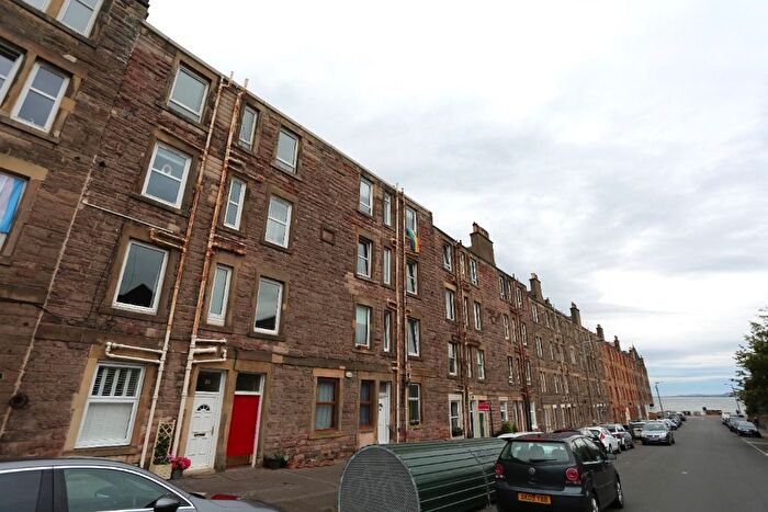 1 Bedroom Flat To Rent In King's Road, Portobello, Edinburgh, EH15