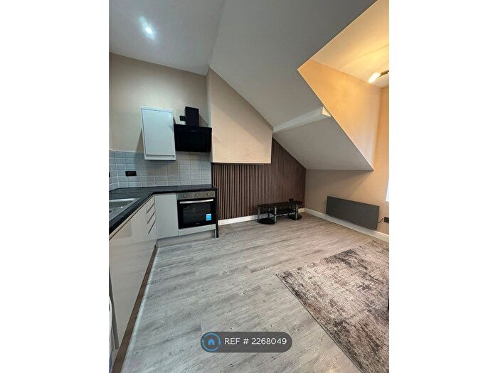 1 Bedroom Flat To Rent In Kirkstall Road, Leeds, LS4