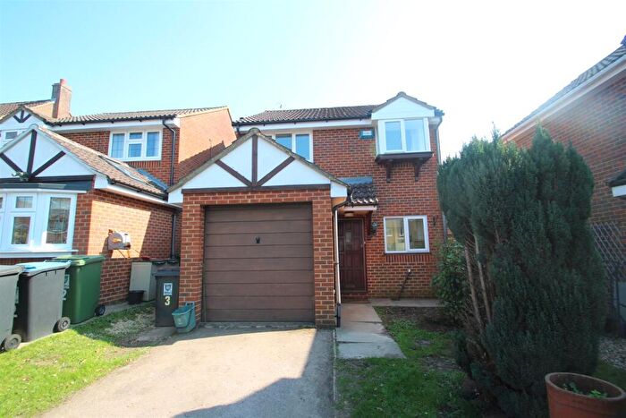 3 Bedroom Detached House To Rent In Newell Rise, Hemel Hempstead, HP3