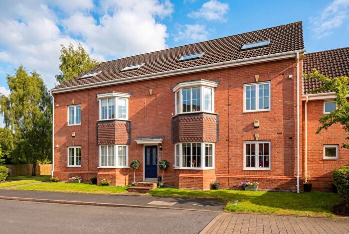 2 Bedroom Flat For Sale In Innisfree Close, Wythall, B47