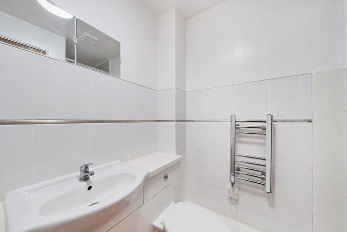 1 Bedroom Flat To Rent In Matchless Drive, Woolwich, London, SE18