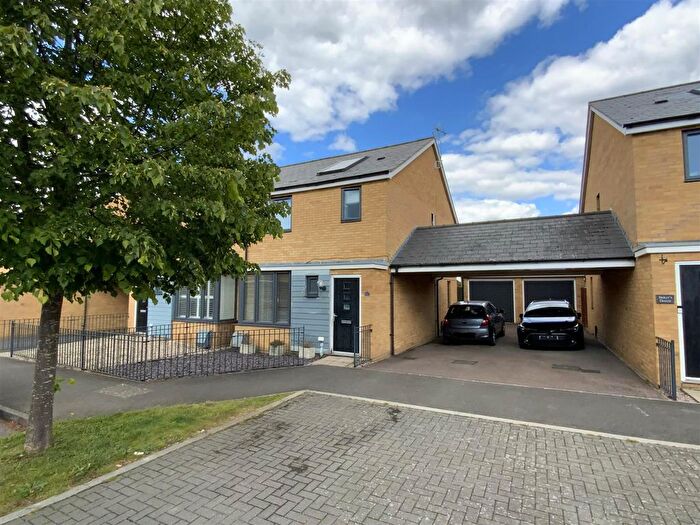 3 Bedroom Semi-Detached House For Sale In Butter Row, Wolverton, Milton Keynes, MK12