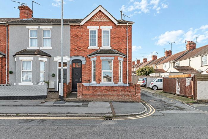 4 Bedroom House For Sale In X Studio Flats | £K Pa | Swindon, SN1