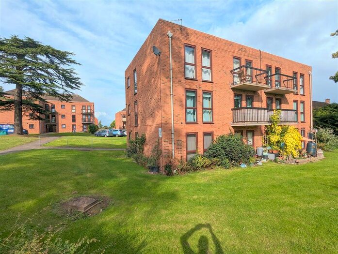 2 Bedroom Flat To Rent In Crownlea Court, Borrowdale Road, Malvern, WR14