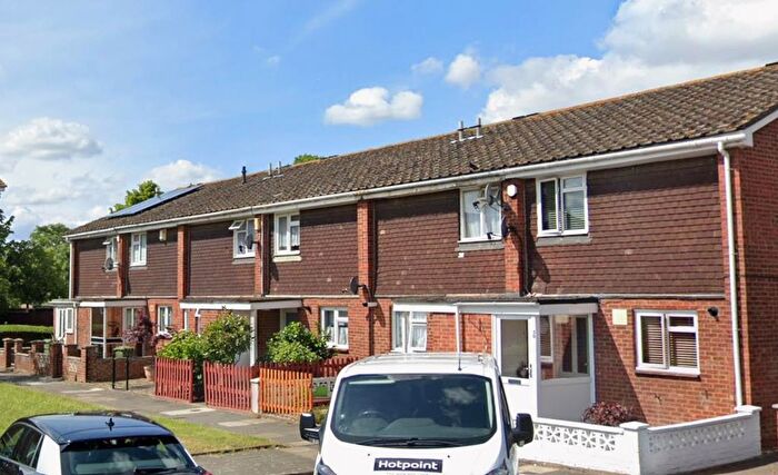 Studio To Rent In Bledlow Close, London, SE28