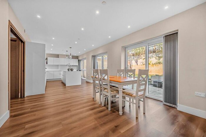 5 Bedroom Semi Detached House To Rent In Davison Close, Greenwich, SE13