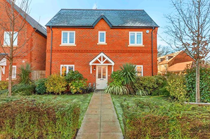 3 Bedroom Detached House For Sale In Aspen Road, High Wycombe, HP10