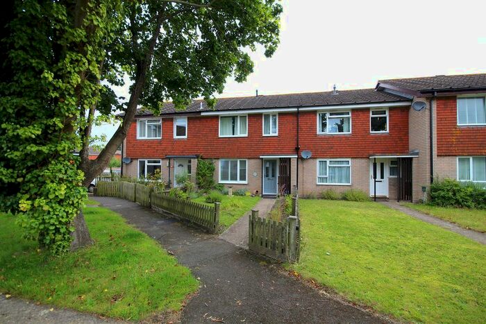 3 Bedroom Terraced House To Rent In Solent Close, Lymington, SO41