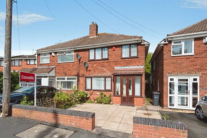 3 Bedroom Semi-Detached House For Sale In Charlotte Road, Wednesbury, WS10