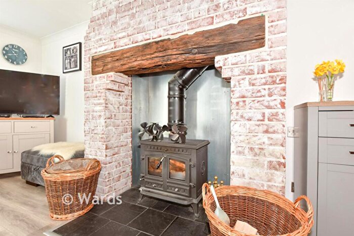 3 Bedroom End Of Terrace House For Sale In The Street, Newington, Folkestone, Kent, CT18