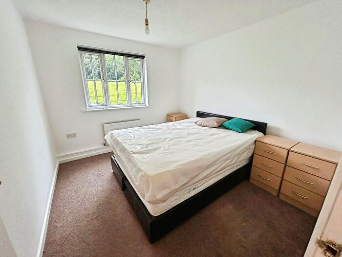 2 Bedroom Flat To Rent In Lloyd Road, Manchester, M19