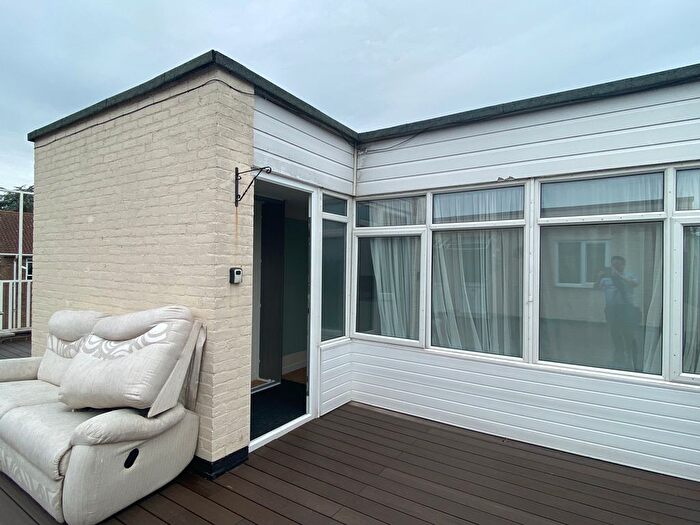 3 Bedroom Flat To Rent In Commercial Road, Totton, Hampshire, SO40