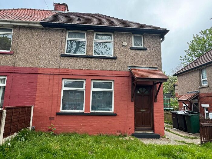 3 Bedroom Semi-Detached House To Rent In Charteris Road, Bradford, BD8