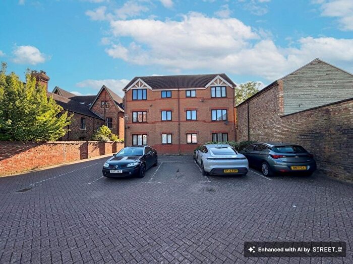 1 Bedroom Apartment To Rent In Conduit Road, Bedford, MK40
