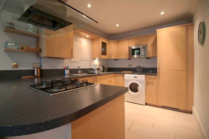 1 Bedroom Flat To Rent In Corsell House, Brentford, TW8