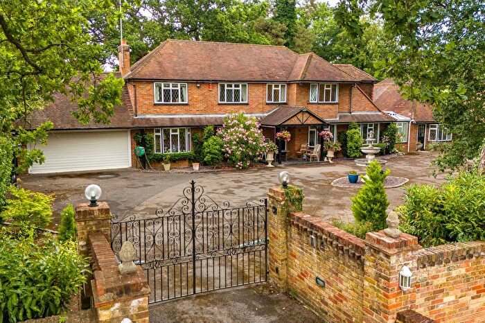 5 Bedroom Detached House For Sale In Templewood Lane, Farnham Common, SL2