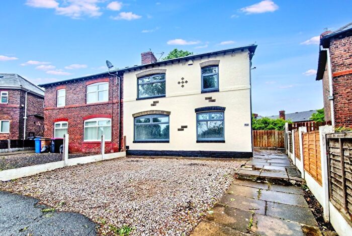3 Bedroom Semi-Detached House To Rent In Littleton Road, Salford, M7