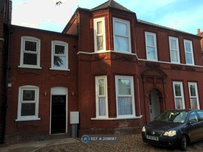 2 Bedroom Flat To Rent In Brownhill Road, London, SE6