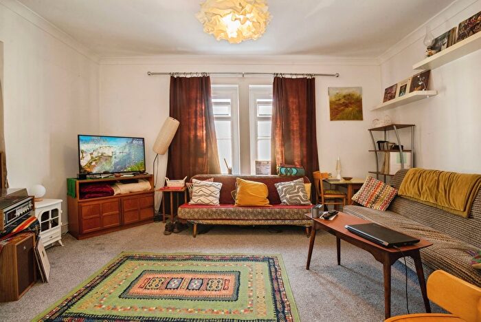 1 Bedroom Flat For Sale In Court Road, Cardiff, South Glamorgan, CF11