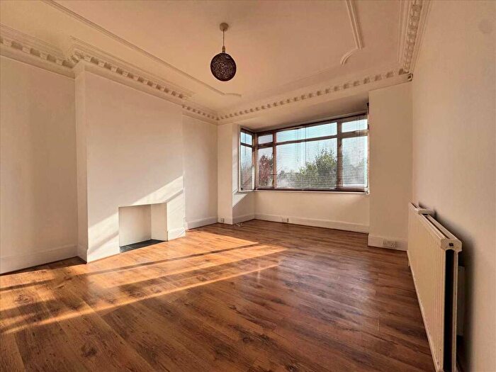 2 Bedroom Apartment To Rent In Gaynes Park Road, Upminster, RM14