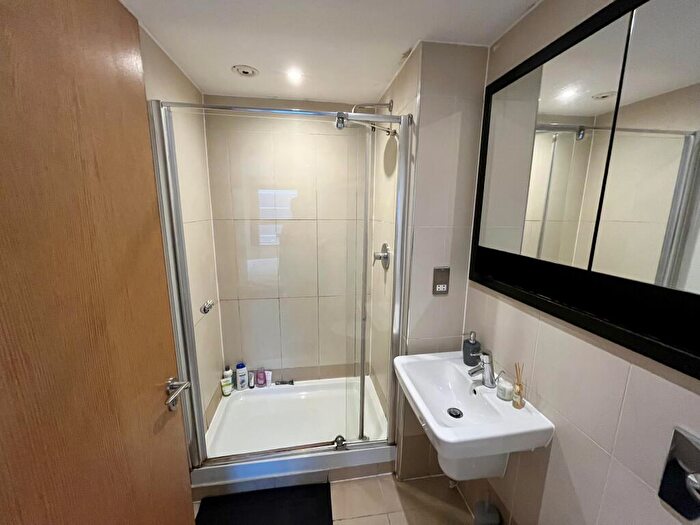 2 Bedroom Apartment To Rent In Mackenzie House, Leeds Dock, City Centre, LS10