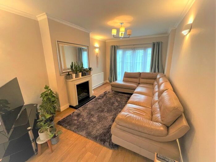 3 Bedroom Terraced House To Rent In Lynton Road, Harrow, HA2