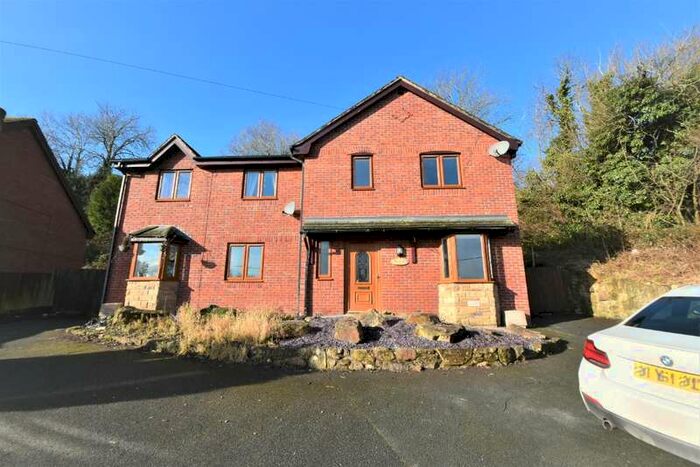 3 Bedroom Detached House To Rent In Westminister Road Gwersyllt, LL11