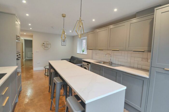 6 Bedroom Detached House To Rent In Marlborough Street, NG7