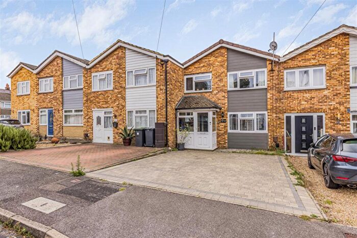 3 Bedroom Terraced House For Sale In Purbrook Gardens, Waterlooville, PO7