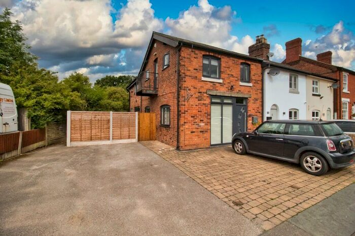 3 Bedroom Semi-Detached House To Rent In Hill Top Road, CW8