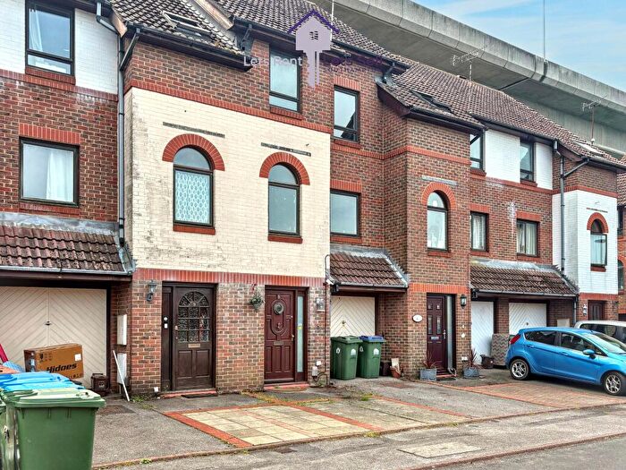 3 Bedroom Town House To Rent In Northern Anchorage, Hazel Road, Woolston, SO19
