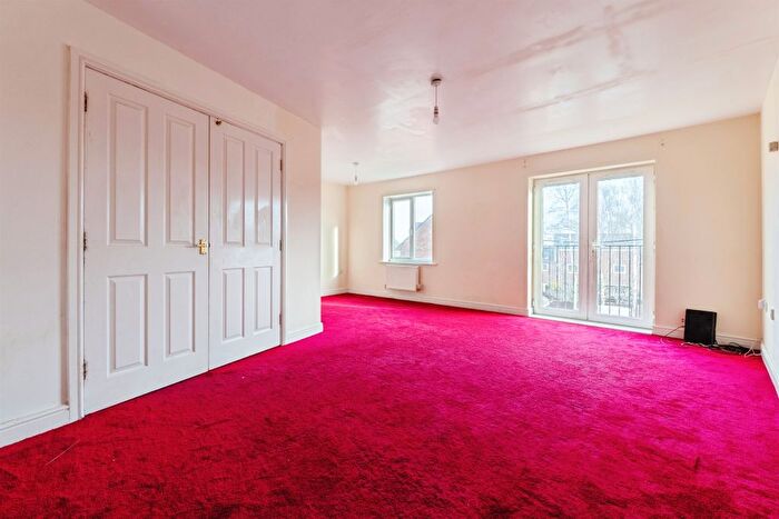 4 Bedroom Terraced House For Sale In Hamilton Circle, Hamilton, Leicester, LE5