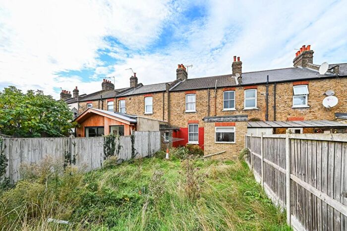 3 Bedroom Terraced House For Sale In Boundary Road, London, Aj, Wood Green, London, N22