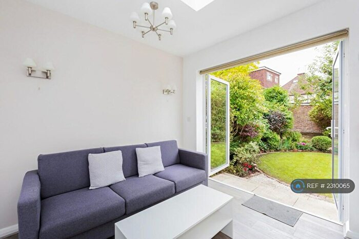 5 Bedroom Detached House To Rent In Cherry Tree Avenue, Guildford, GU2
