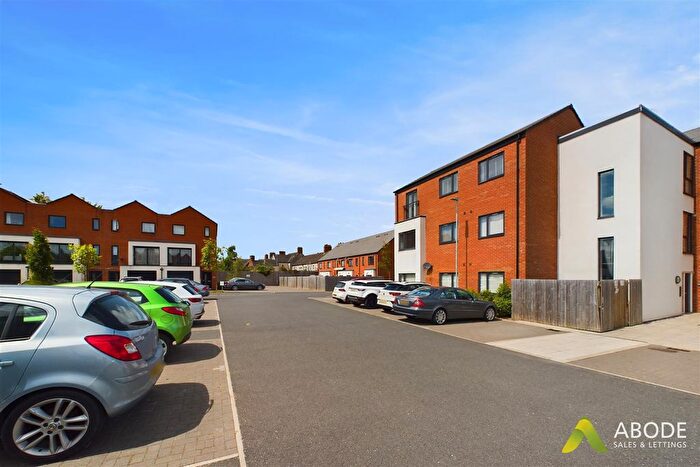 2 Bedroom Flat To Rent In Fellows Drive, Burton-On-Trent, DE14