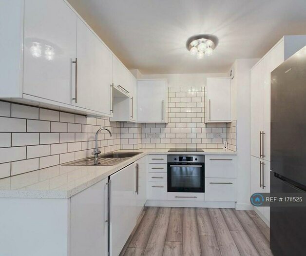 1 Bedroom Flat To Rent In South Street, Romford, RM1