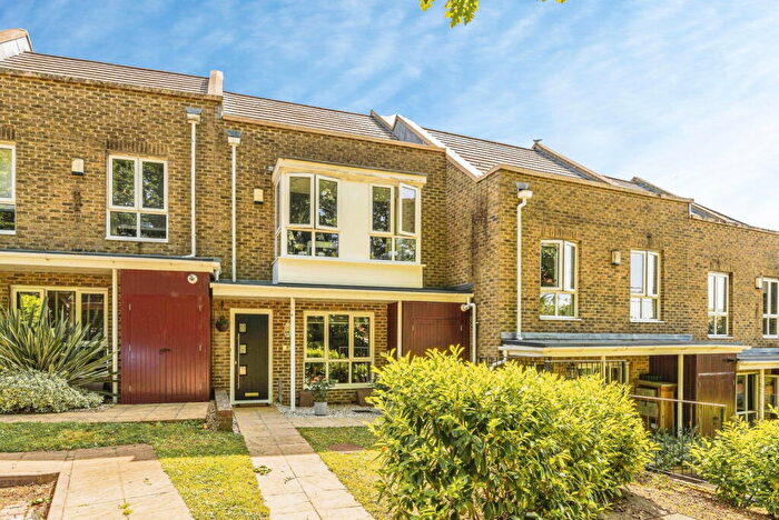 3 Bedroom Terraced House For Sale In Sunnyfield Rise, Bursledon, Southampton, SO31