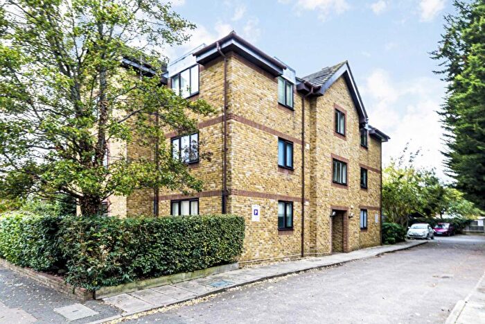 1 Bedroom Flat To Rent In Acre Road, Coopers Lodge, KT2