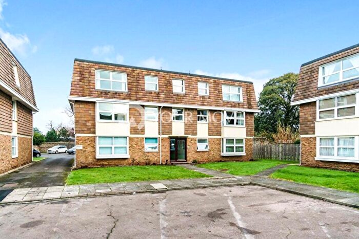 2 Bedroom Flat To Rent In Sudley Gardens, Bognor Regis, West Sussex, PO21
