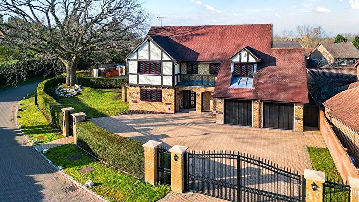 5 Bedroom Detached House For Sale In Barberry Way, Blackwater, Camberley, GU17