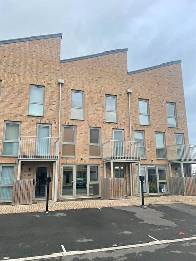 3 Bedroom Town House For Sale In Lescar Road, Waverley, Rotherham, S60