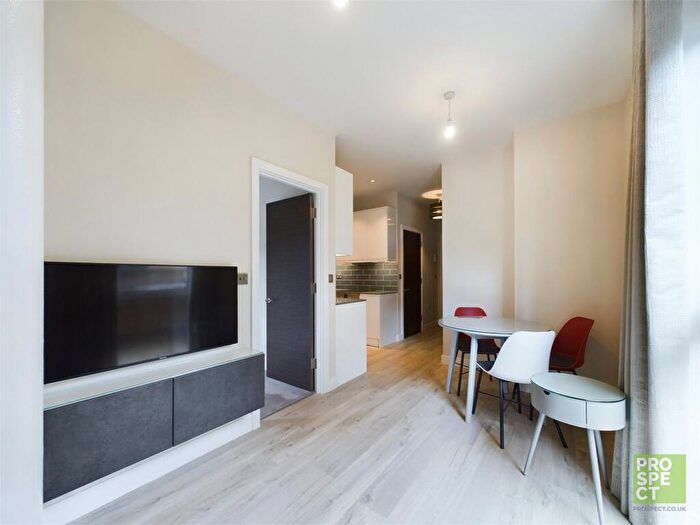 1 Bedroom Apartment To Rent In Clivemont Road, Maidenhead, Berkshire, SL6