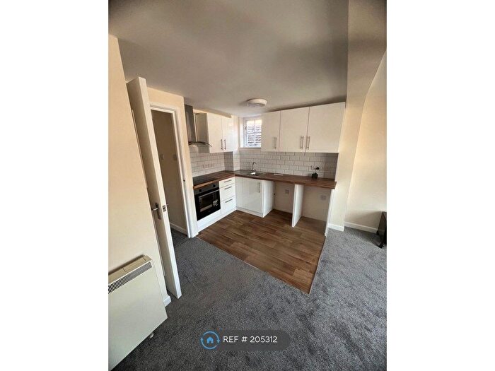 1 Bedroom Flat To Rent In Salisbury Street, Blandford Forum, DT11