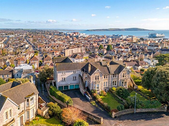 2 Bedroom Flat For Sale In Landemann Circus, Weston-Super-Mare, BS23