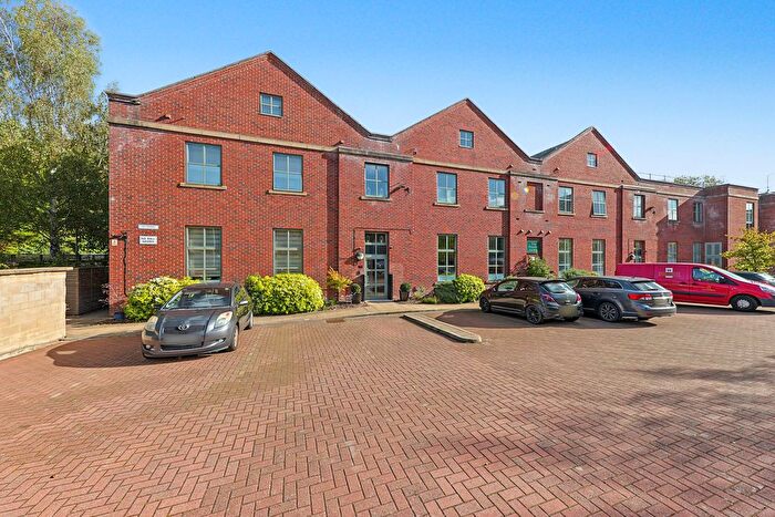 1 Bedroom Flat For Sale In Camlough Walk, Spital, Chesterfield, S41